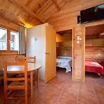 Centro De Vacaciones Morillo De Tou - *