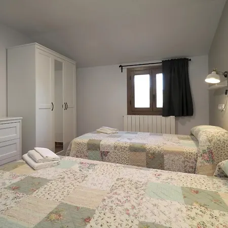 Centro De Vacaciones Morillo De Tou - *