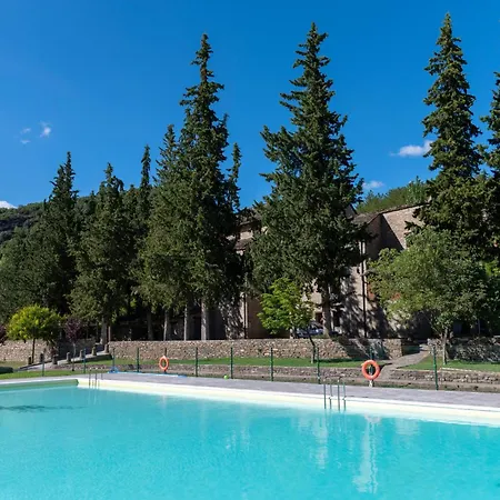 Centro De Vacaciones Morillo De Tou - *