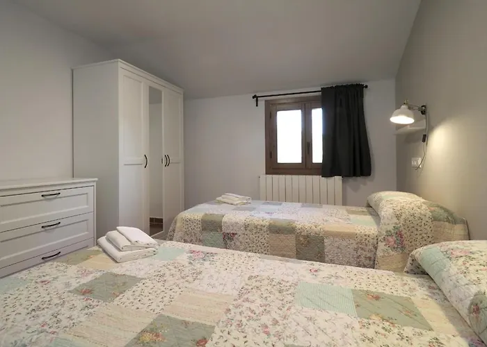 Centro De Vacaciones Morillo De Tou - *